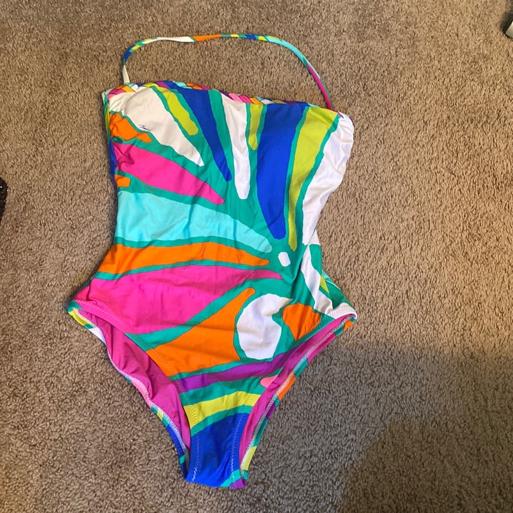 Trina Turk one piece swimsuit new without tags hygienic liner in tact size 10